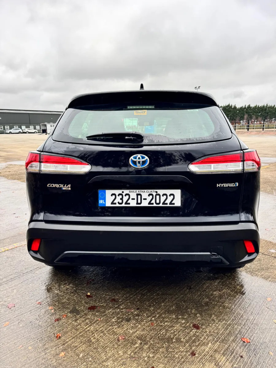 Toyota Corolla 2023 in immaculate condition - Image 2