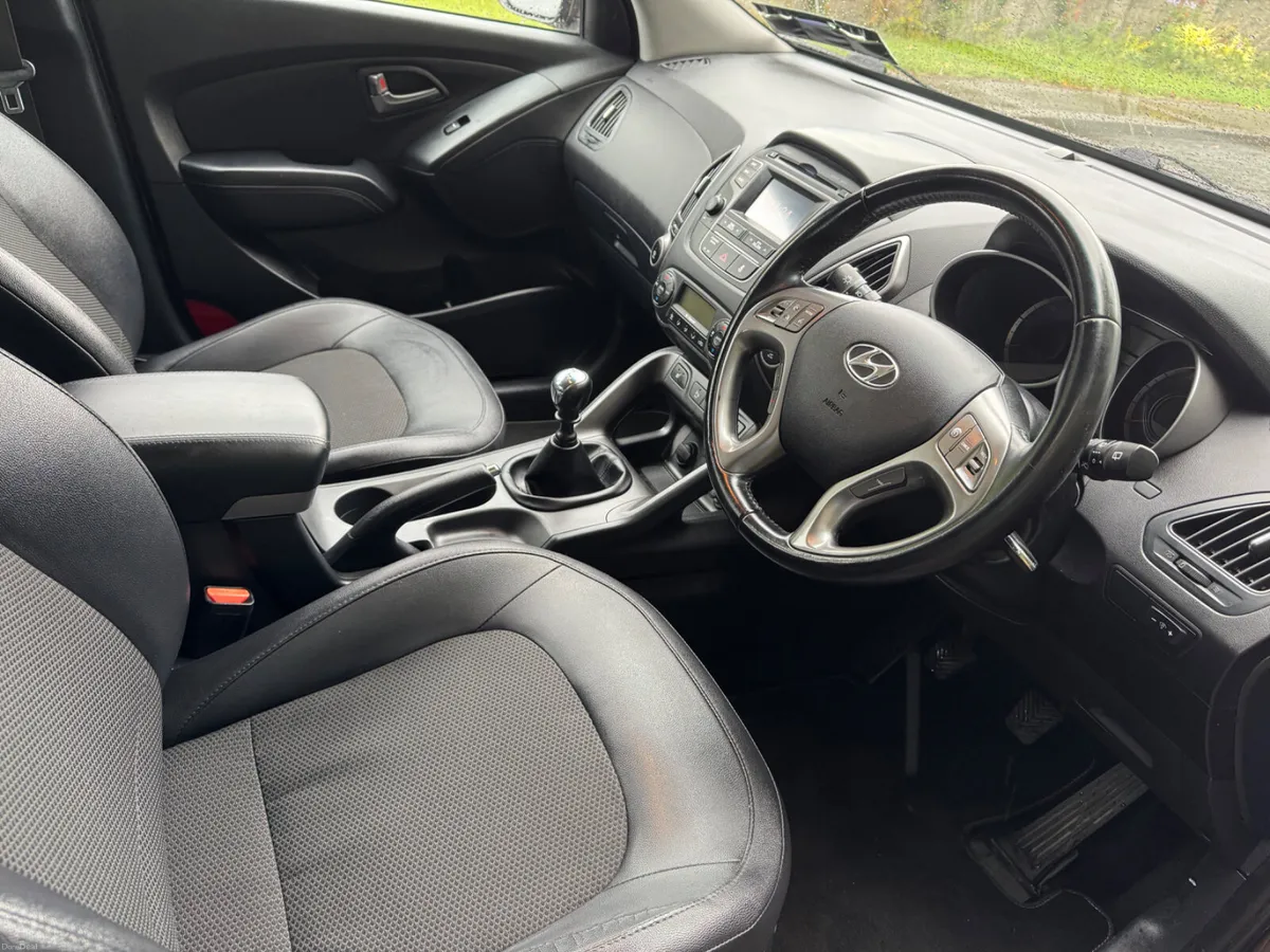 Hyundai ix35 high spec - Image 6