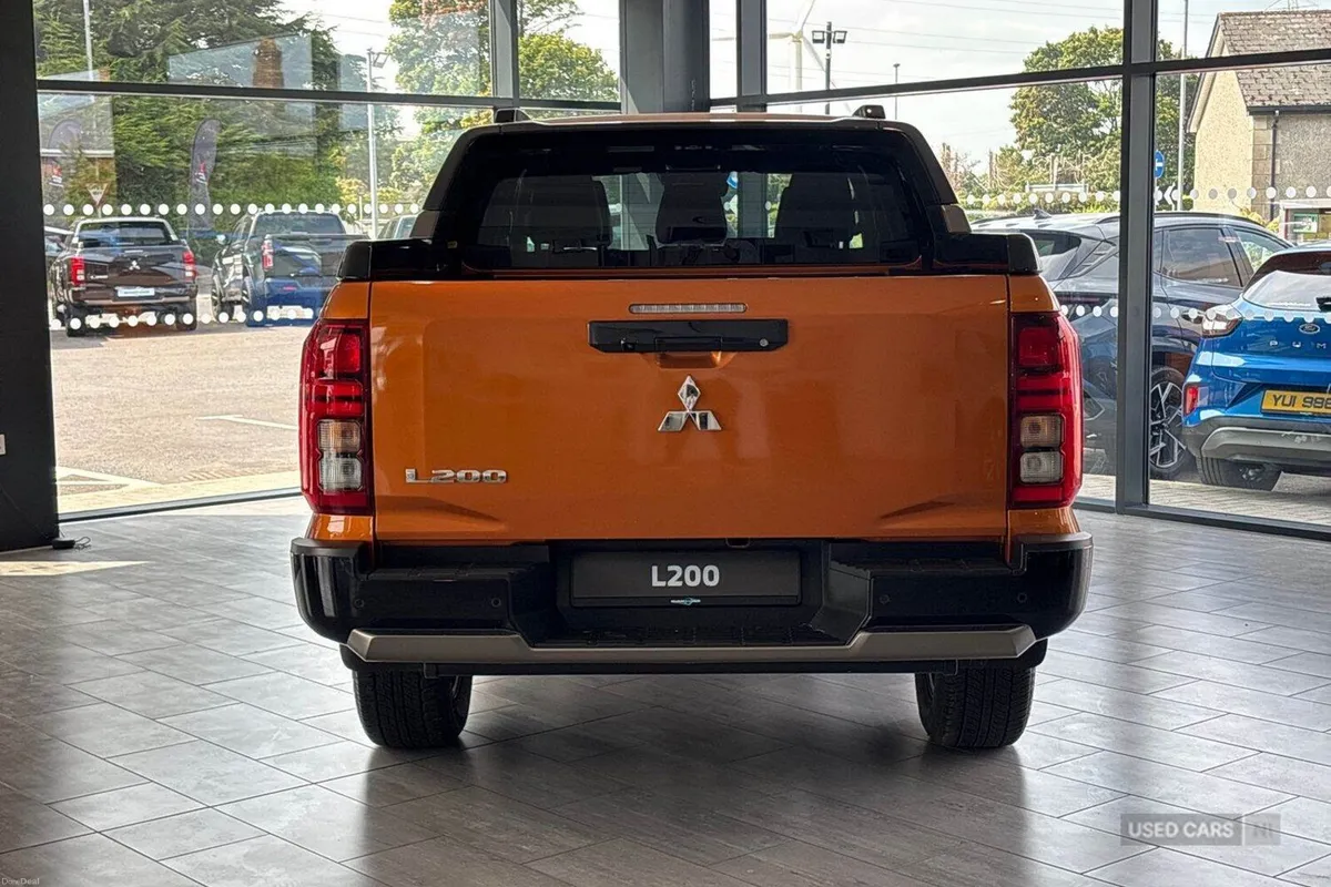 Mitsubishi L200 2.4 Bi-Turbo D Barbarian D/Cab Pic - Image 5