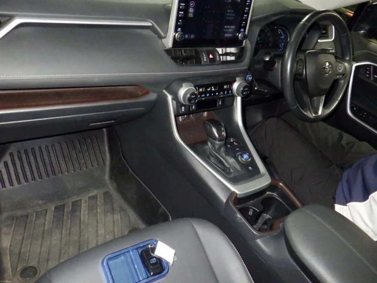 Toyota RAV4 4WD HYBRID G - Image 5
