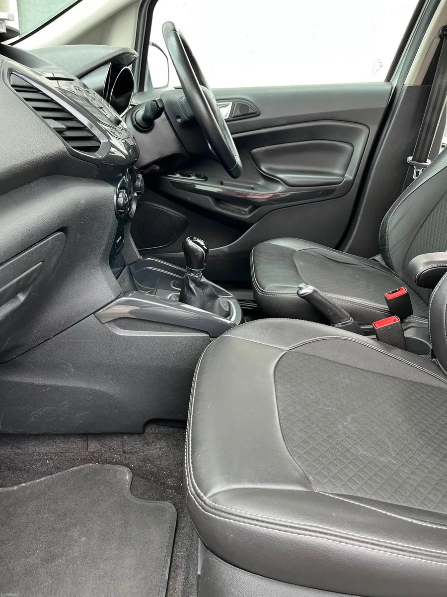 Ford Ecosport Titanium 1.5tdci 95PS M5 4DR - Image 6