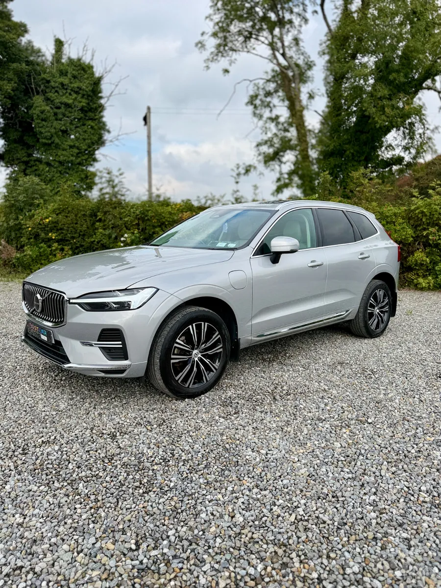 2022 Volvo XC60 T6 Inscription PHEV 340HP AWD Auto - Image 6