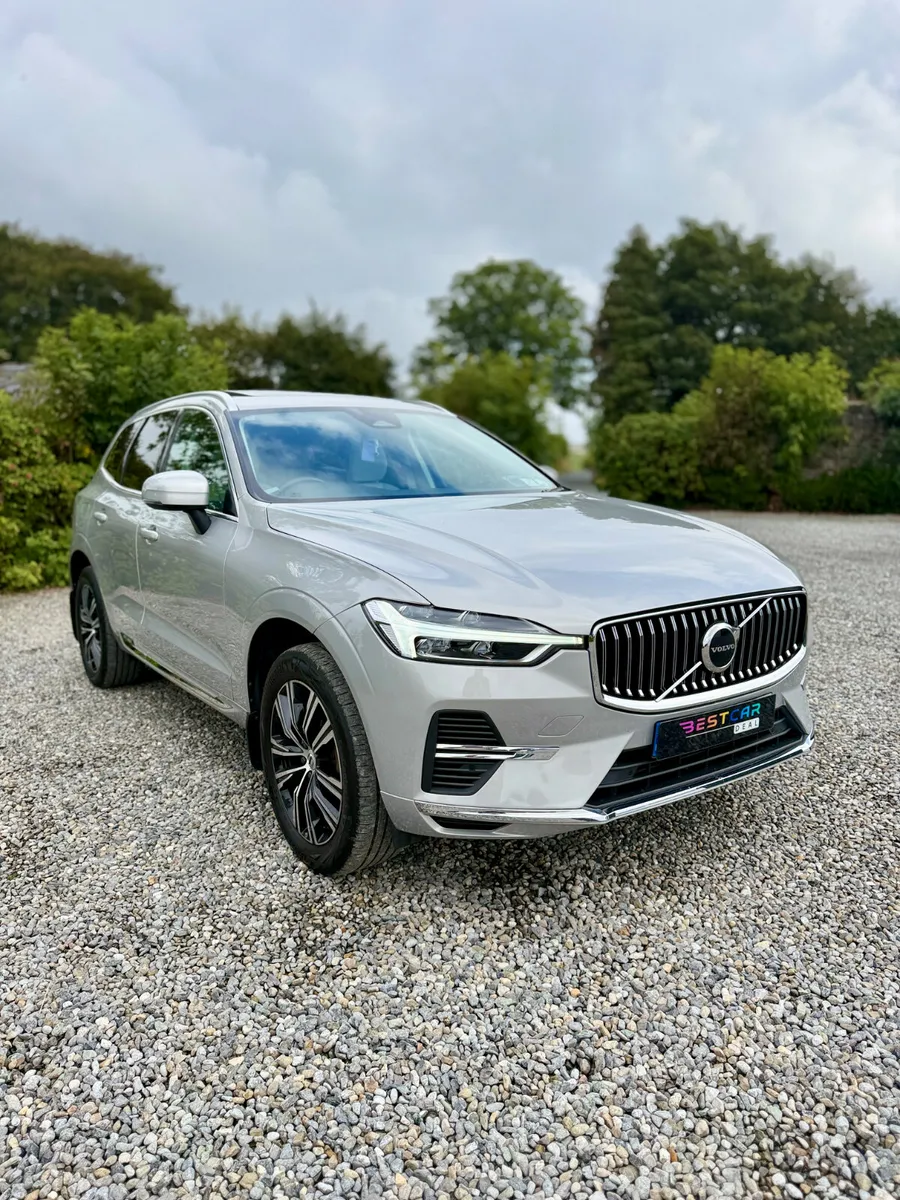 2022 Volvo XC60 T6 Inscription PHEV 340HP AWD Auto - Image 3