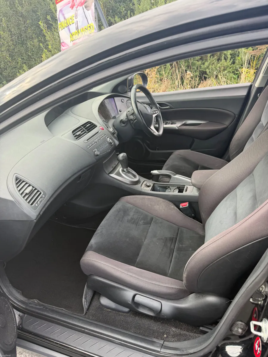 Honda Civic 2011 - Image 4