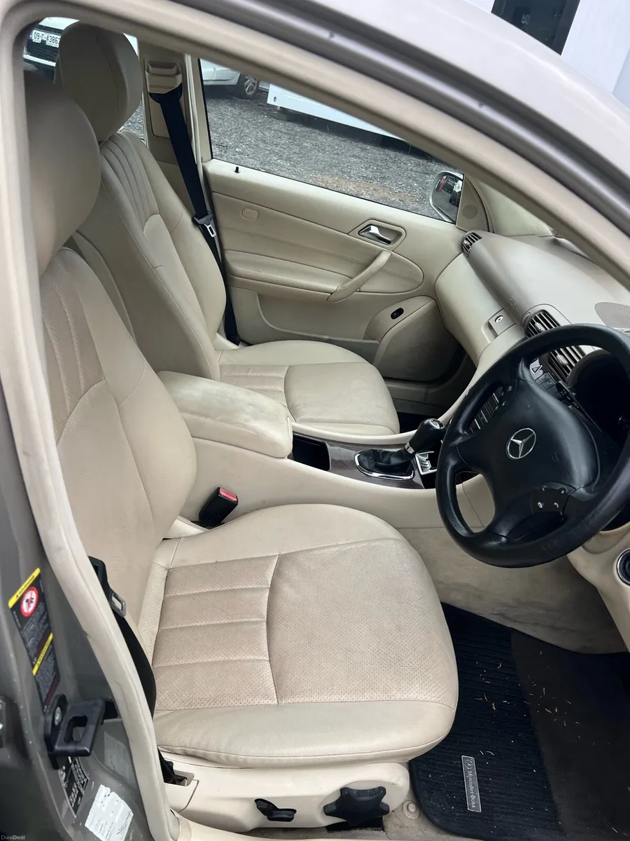 Mercedes c200 - Image 6