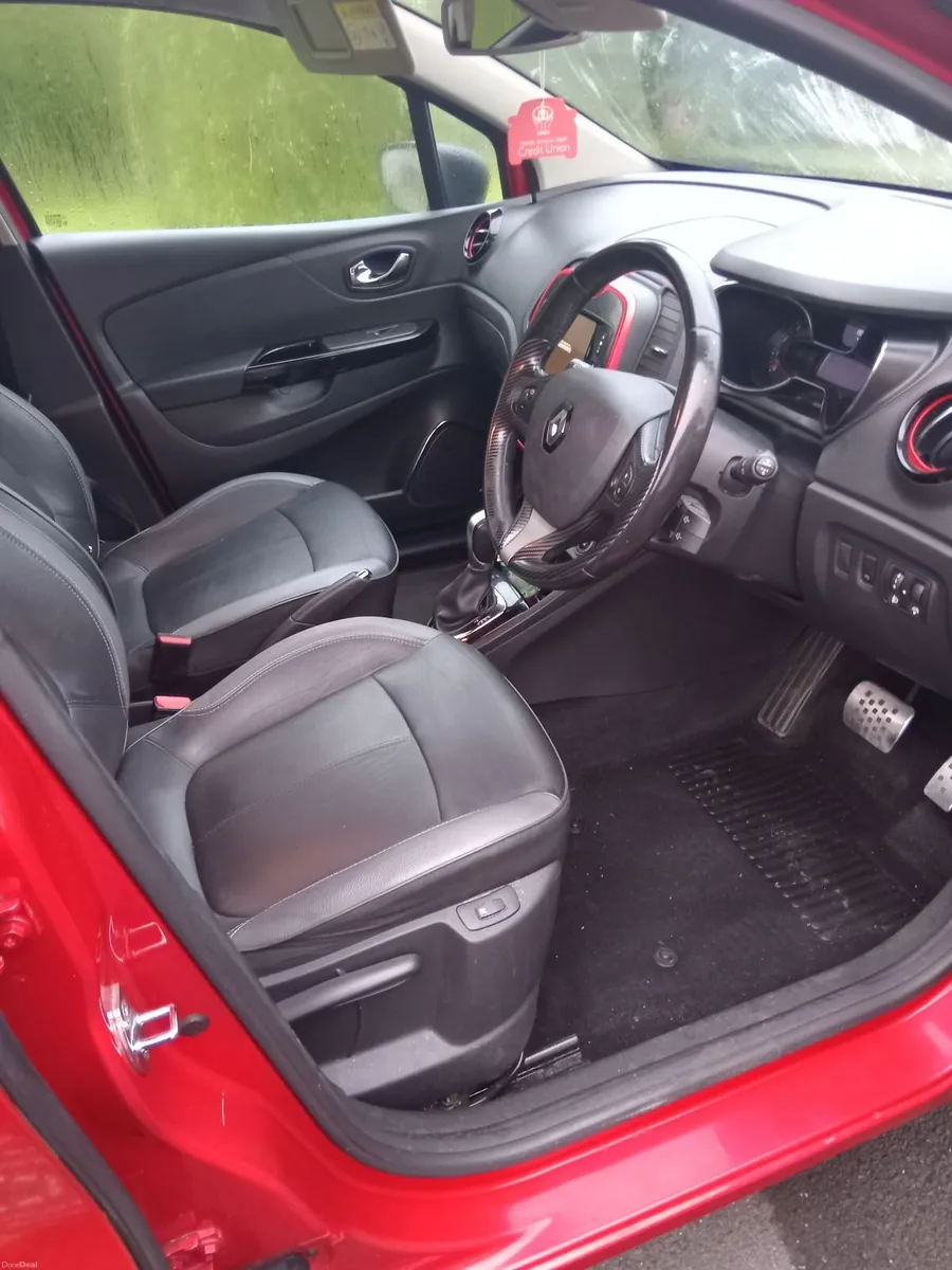 Renault Captur 2017 (AUTOMATIC) - Image 2