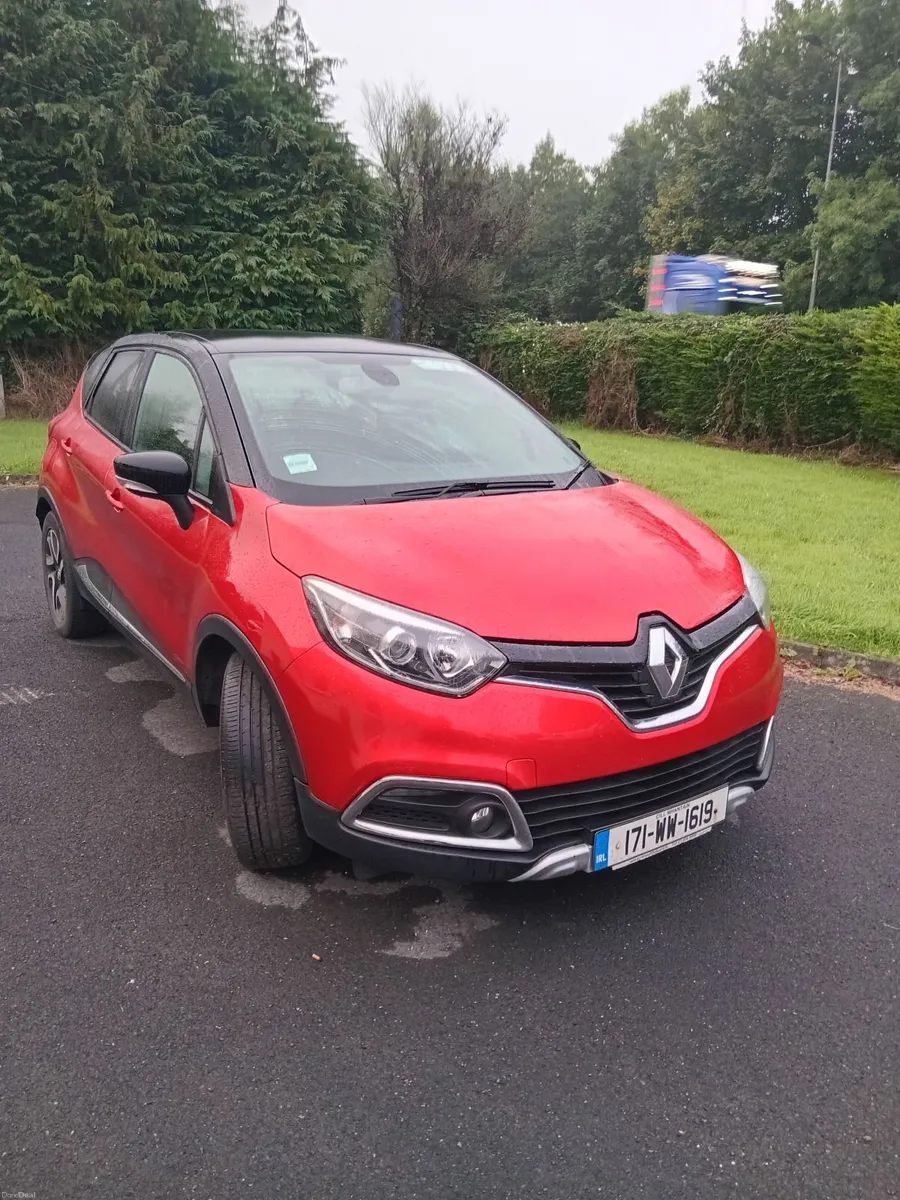 Renault Captur 2017 (AUTOMATIC) - Image 1