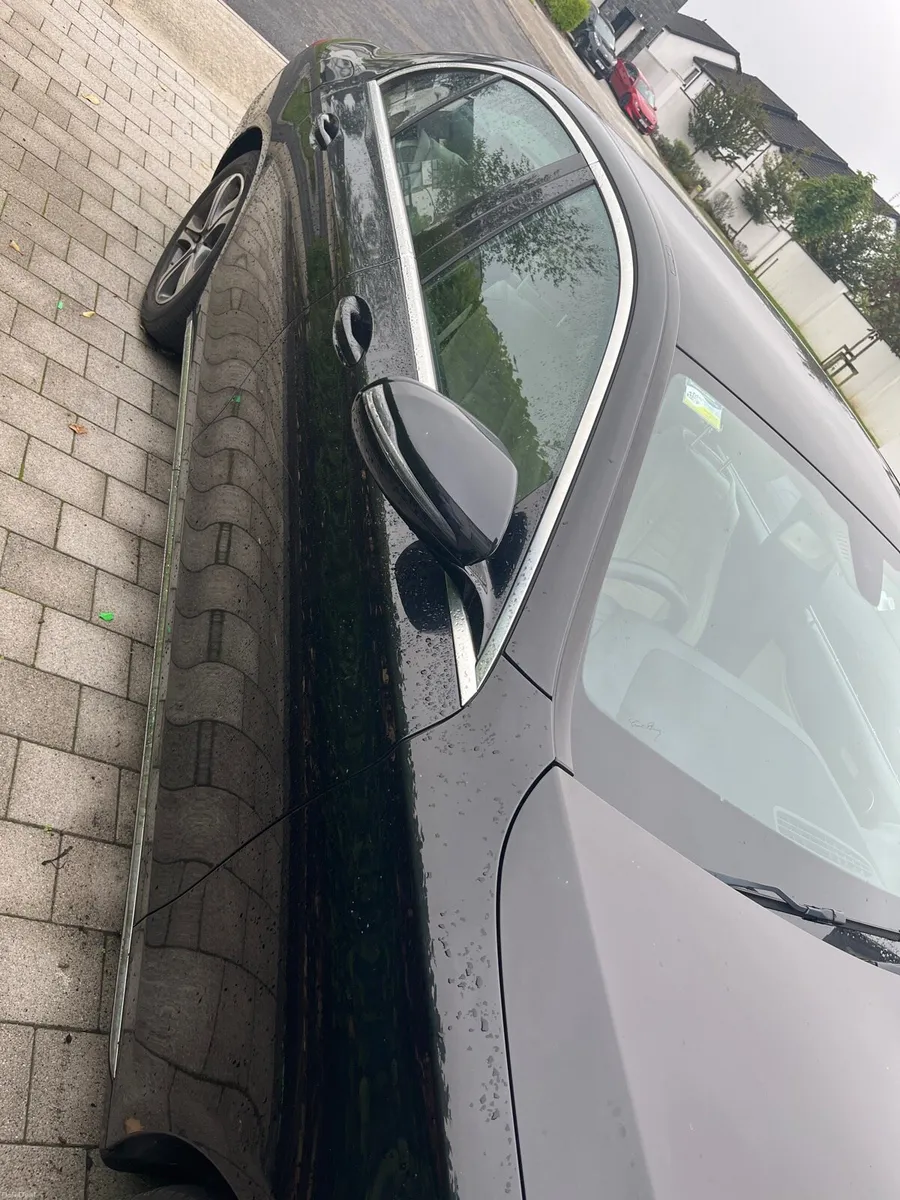 Mercedes-Benz E200D 2018 - Image 2