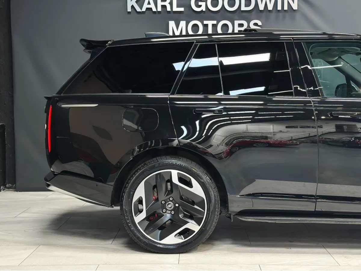 LAND ROVER RANGE ROVER 3.0 E-HYBRID N1 UTILITY - Image 6