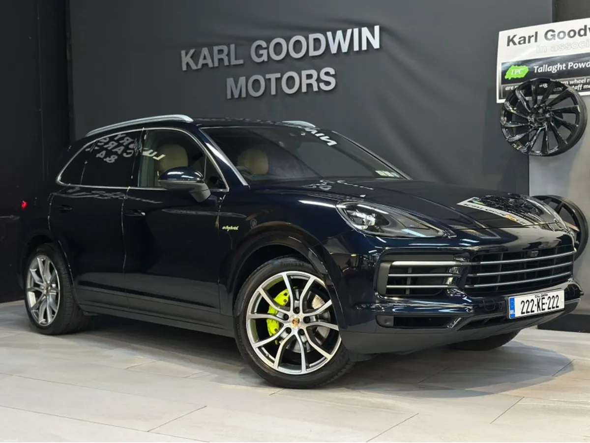 PORSCHE CAYENNE V6 E-HYBRID 4DR AUTO - Image 1
