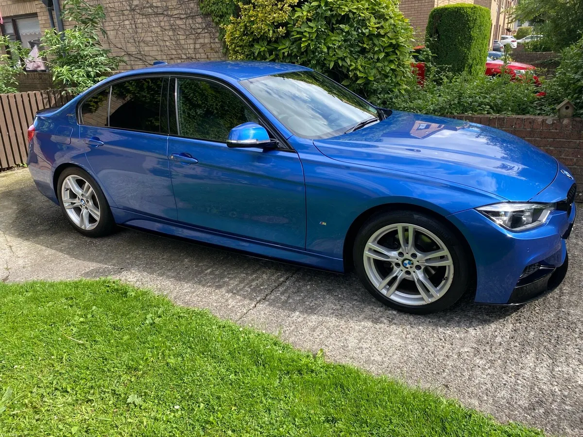 BMW  330e M Sport hybrid - Image 2