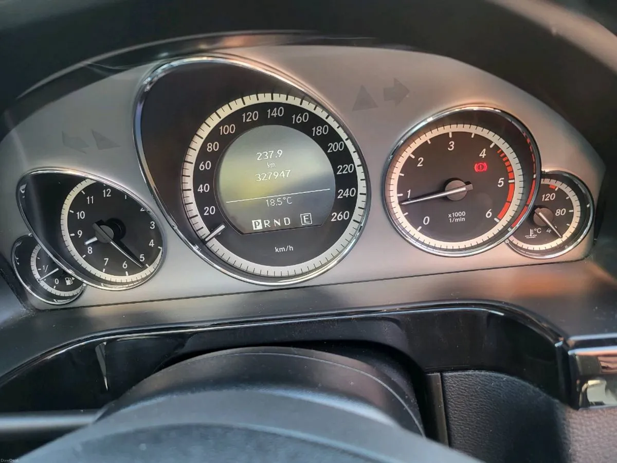 Mercedes-benz E 200 - Image 6