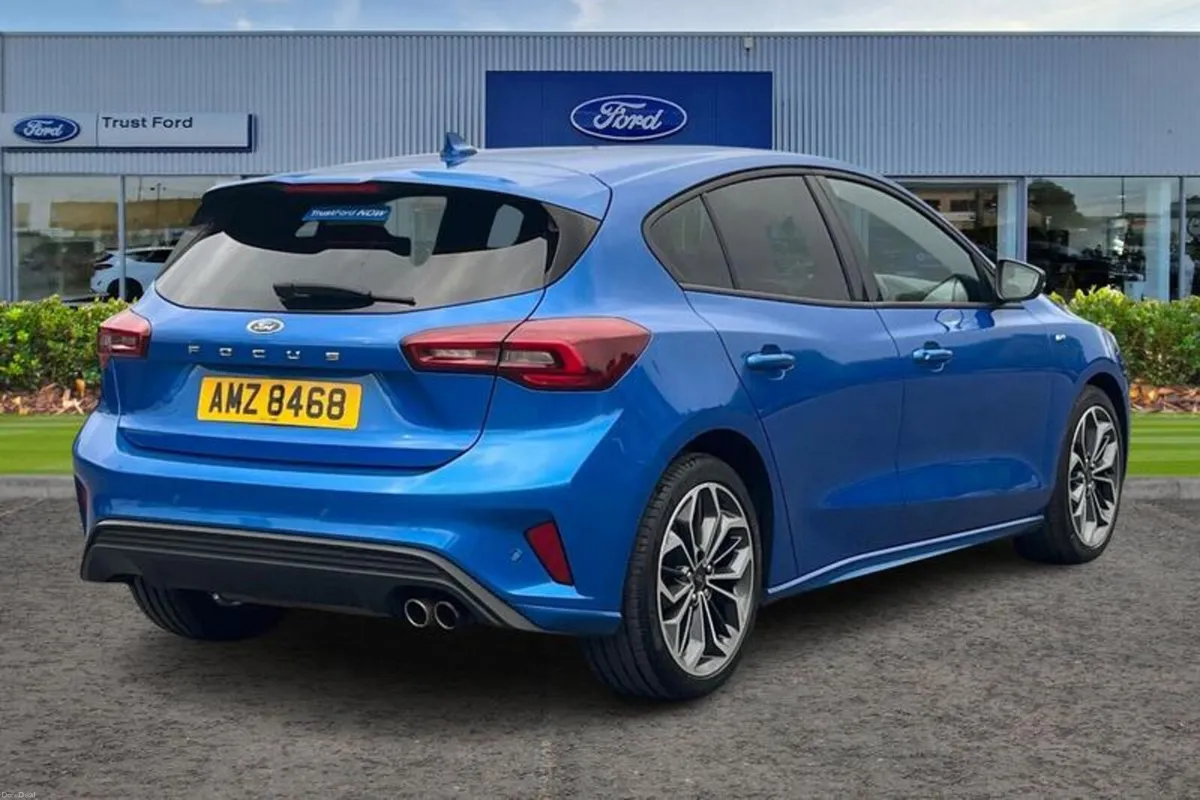 Ford Focus 1.0 EcoBoost ST-Line X 5dr - Image 4