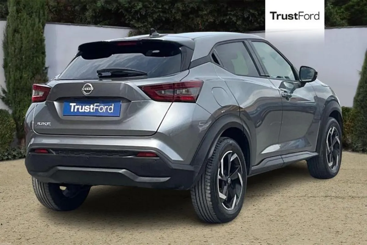 Nissan Juke 1.0 DiG-T 114 N-Connecta 5dr**REAR CAM - Image 4