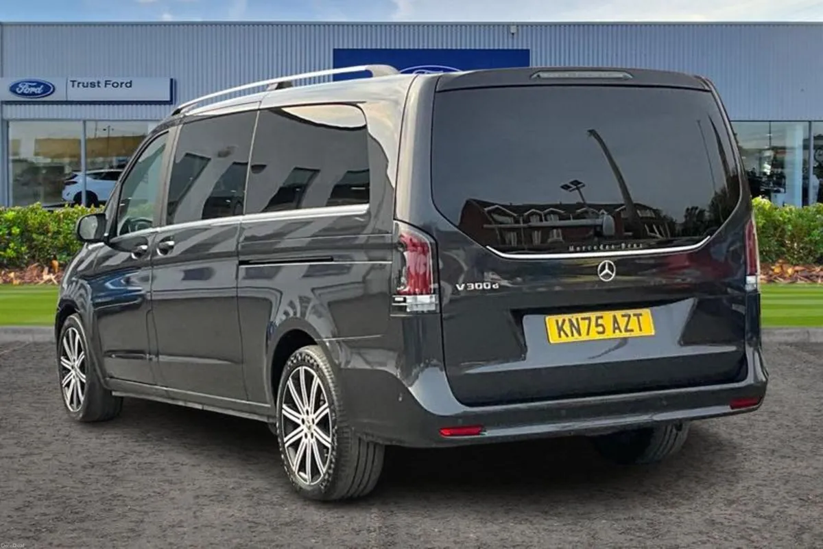 Mercedes-Benz V-Class V300 d Premium 5dr 9G-Tronic - Image 2