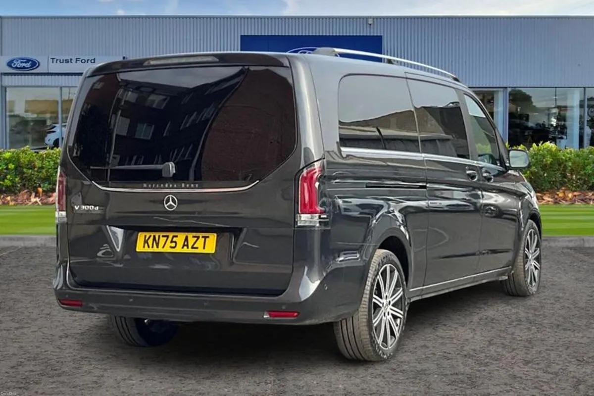 Mercedes-Benz V-Class V300 d Premium 5dr 9G-Tronic - Image 4