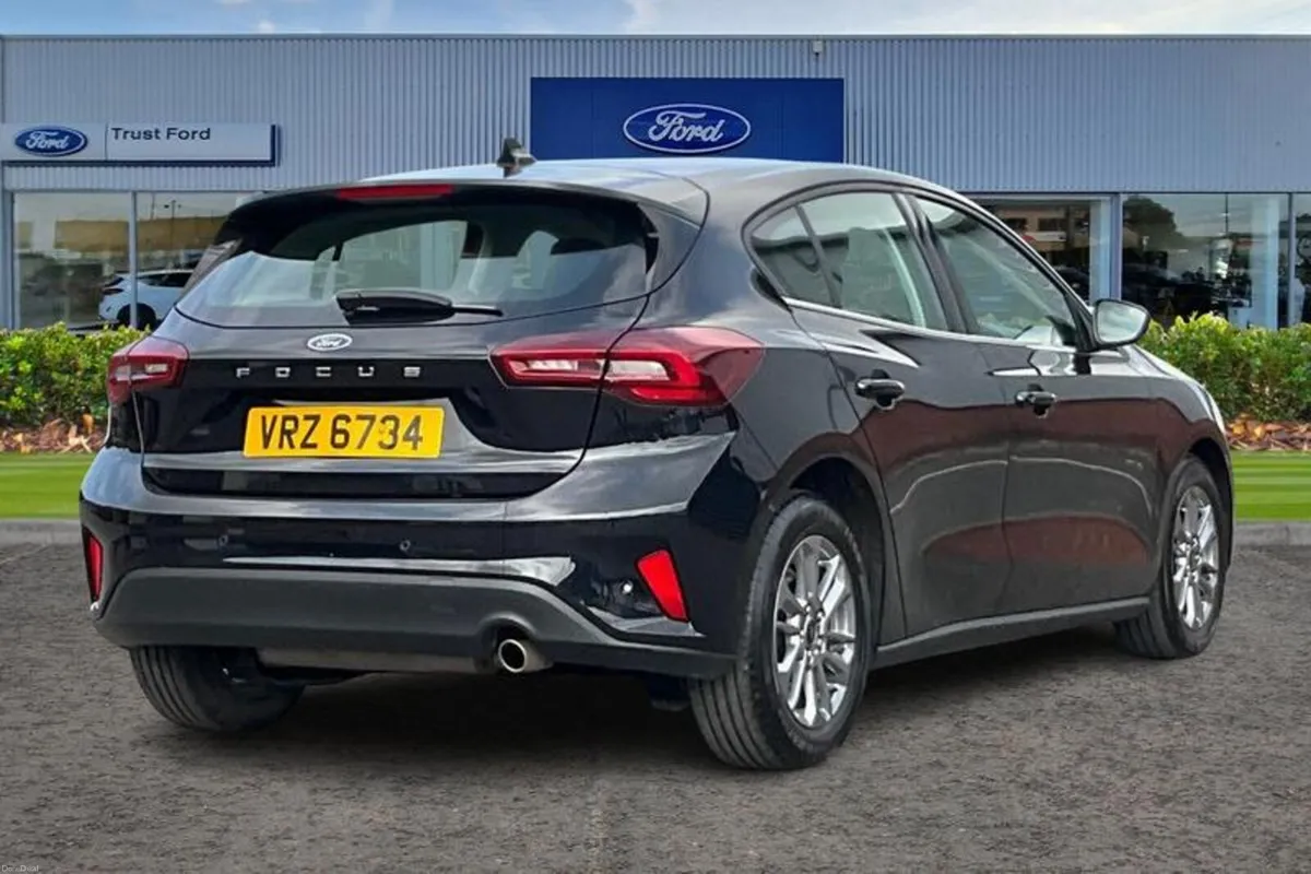 Ford Focus 1.0T EcoBoost MHEV Titanium Hatchback 5 - Image 4