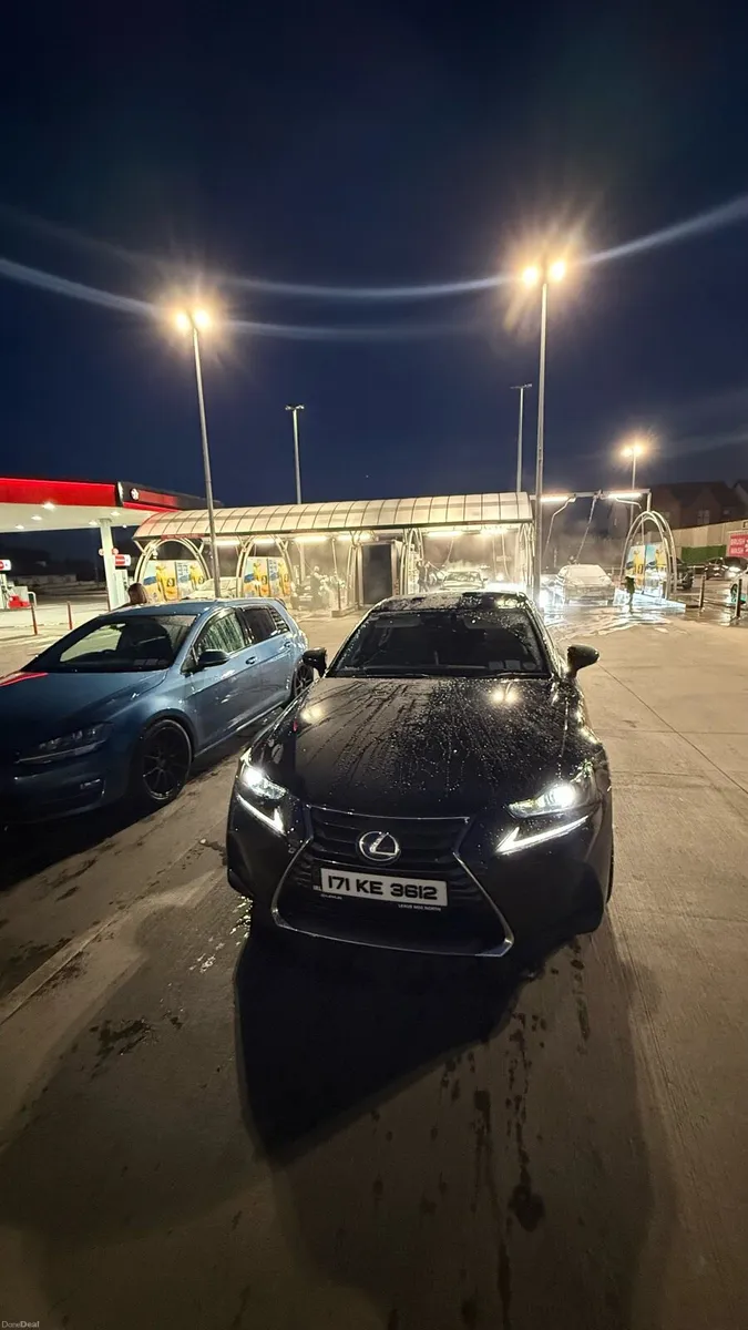 Lexus is300h - Image 2