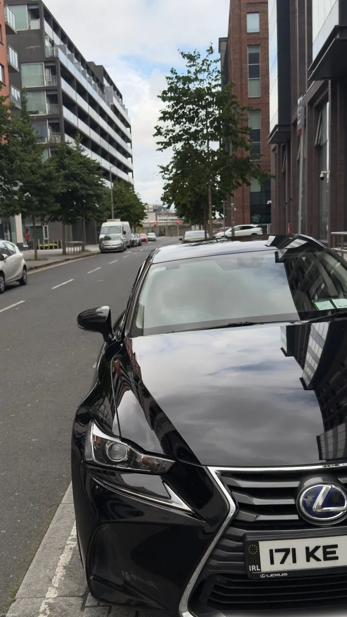 Lexus is300h - Image 5