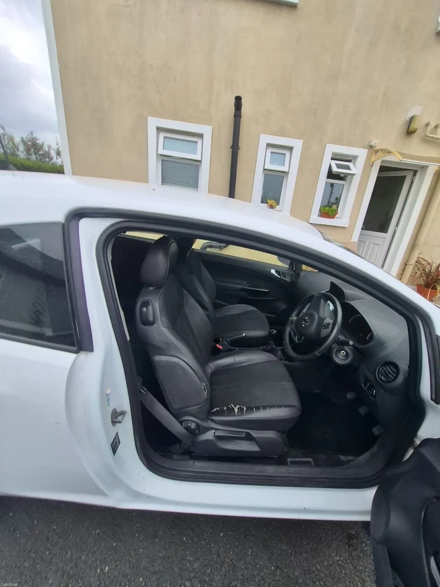 Vauxhall Corsa 2012 - Image 5