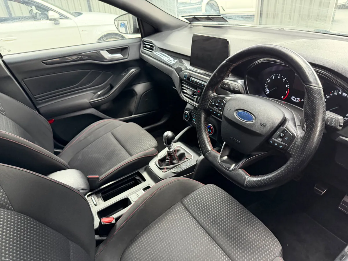 Ford Focus 2019 ST Line 1.0 Petrol - Image 3