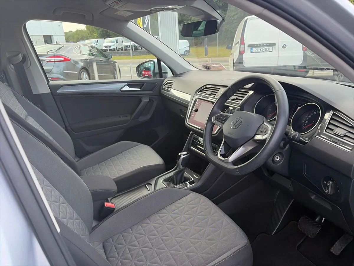 Volkswagen Tiguan LIFE 2.0TDI DSG 150HP - Image 6