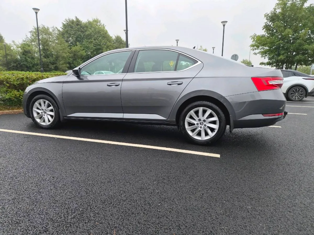 2022 Skoda TDI 2.0 SE 6 Speed manual - Image 6