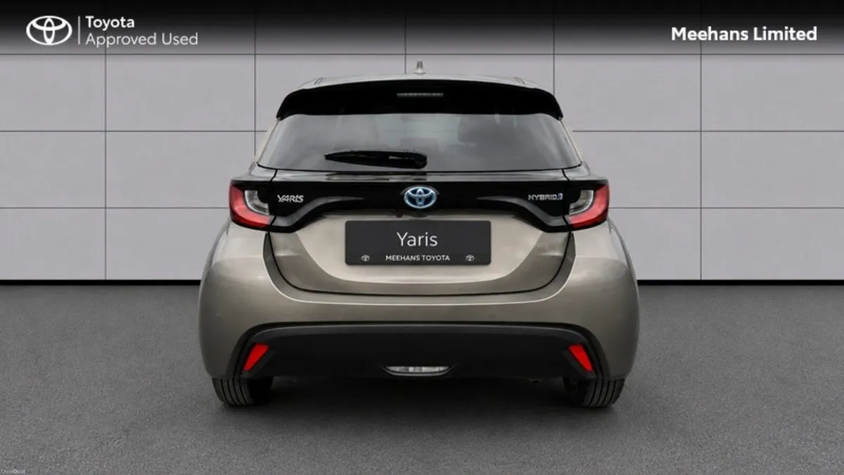 Toyota Yaris YARIS 1.5 HYBRID LUNA - Image 4