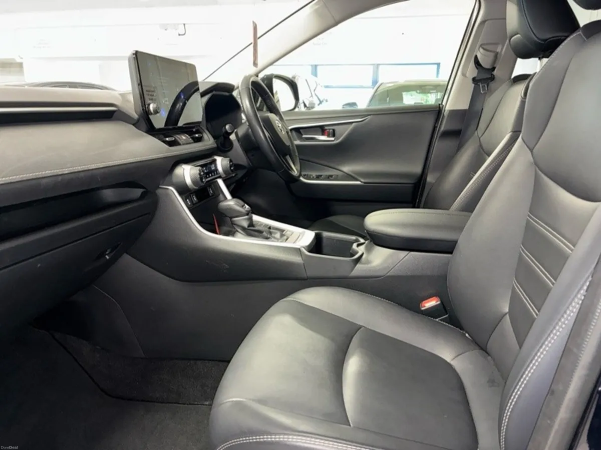 Toyota RAV4 HYBRID SOL - Image 6