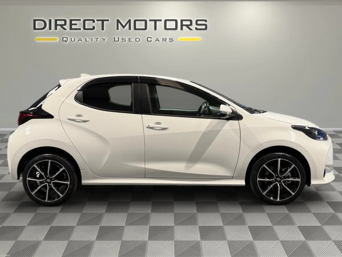 Toyota Yaris 1.5 HYBRID LUNA 4DR AUTO - Image 5