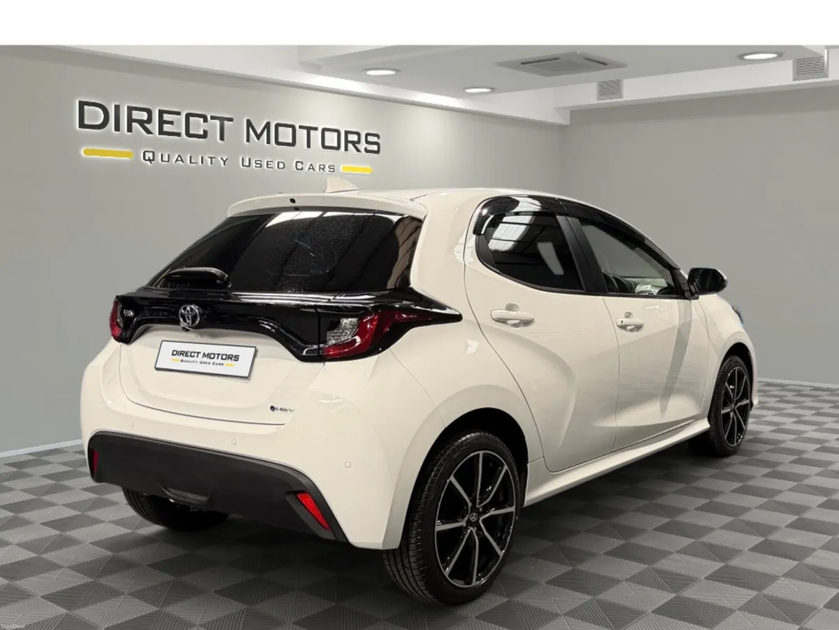 Toyota Yaris 1.5 HYBRID LUNA 4DR AUTO - Image 6
