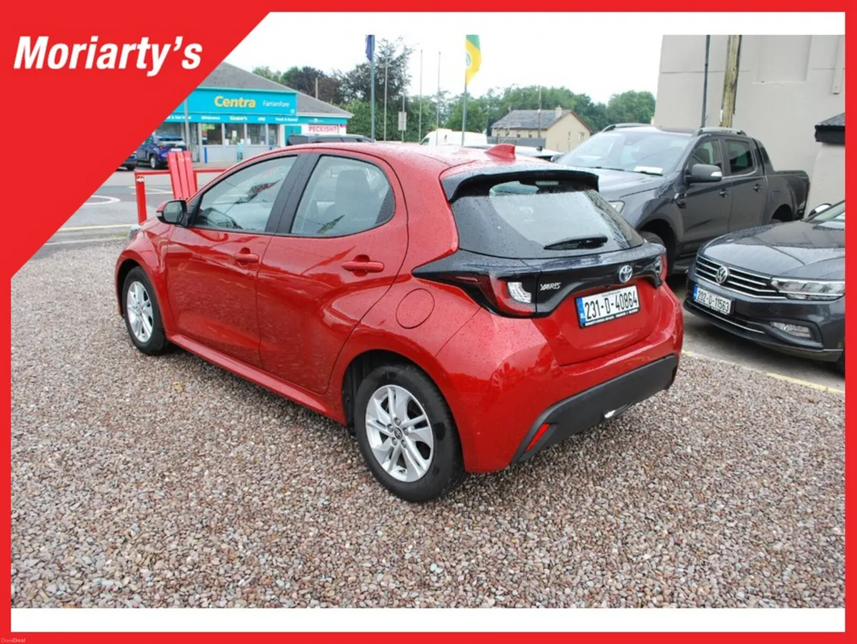 Toyota Yaris 1.5 HYBRID LUNA 4DR AUTO - Image 4