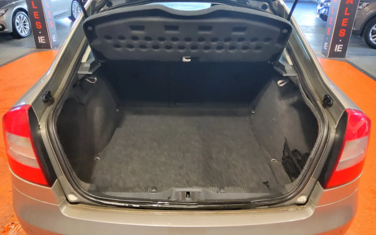 Skoda Octavia 2011 - Image 4
