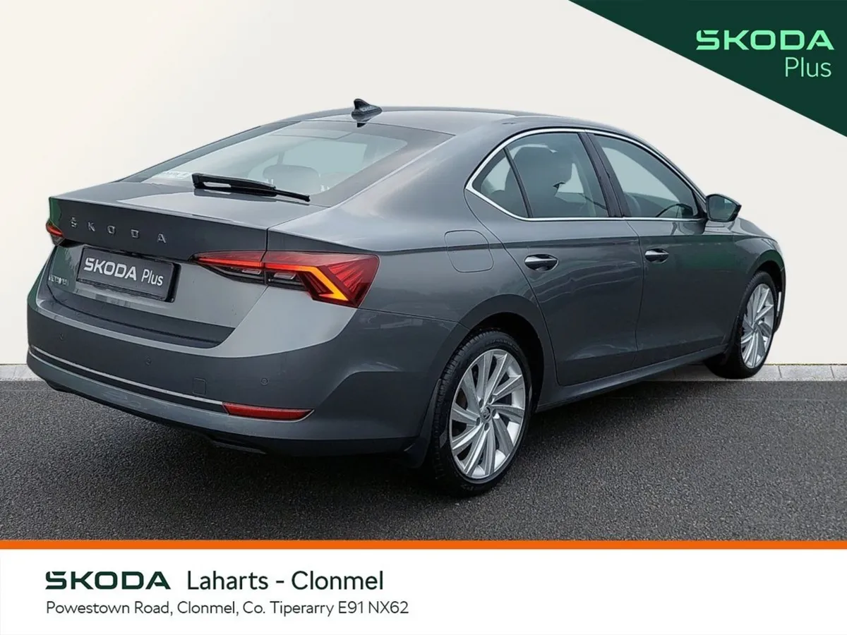 Skoda Octavia STYLE 2.0TDI 115HP 5DR ONE OWNER LOW - Image 3