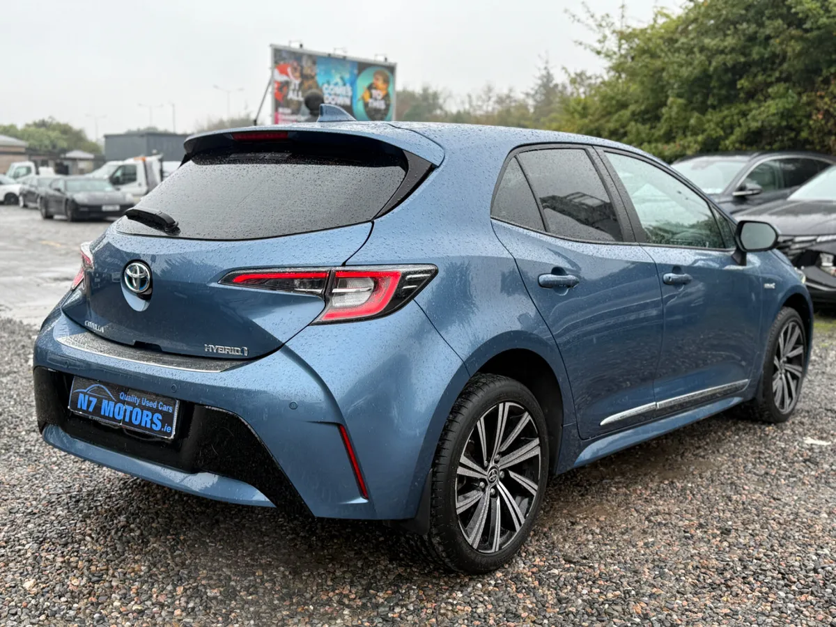 2022 Toyota Corolla 1.8 HYBRID LUNA  AUTO - Image 3