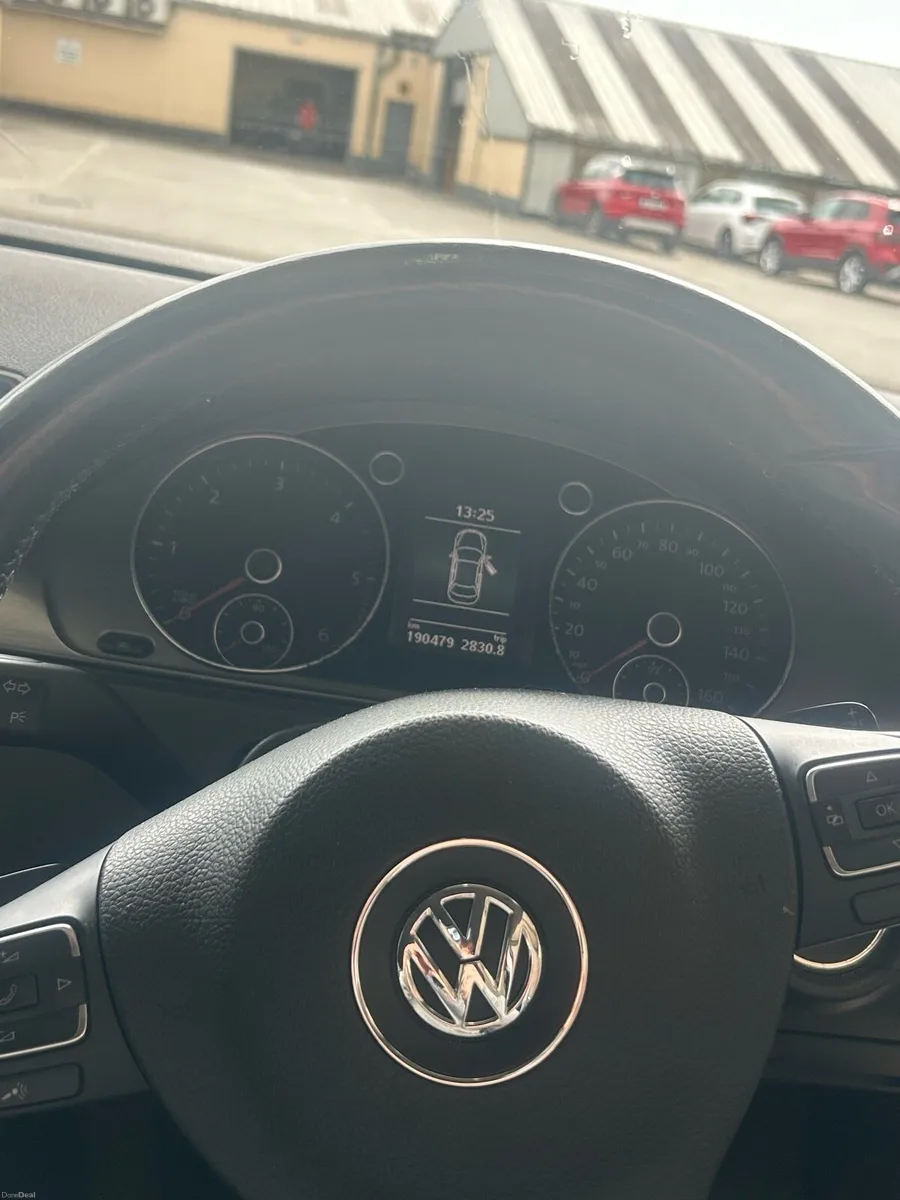 Automatic 2011 VW Passat 2.0L DSG - Image 4