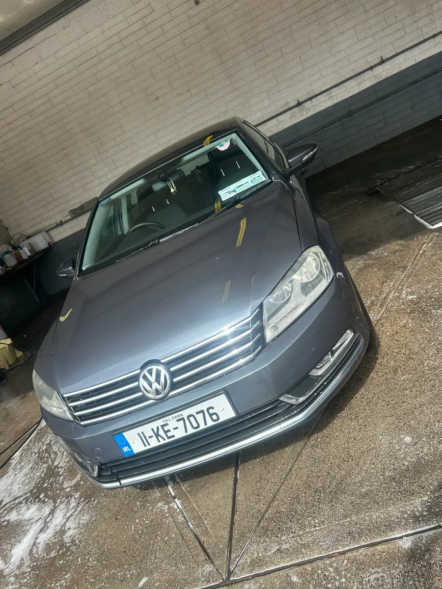 Automatic 2011 VW Passat 2.0L DSG - Image 1