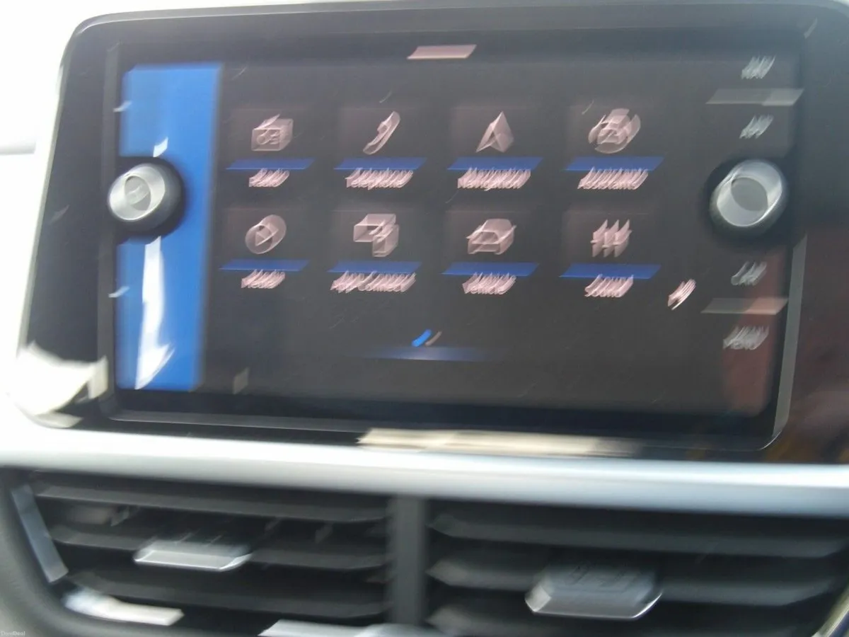 Volkswagen T-Roc EDITION 75 2.0TDI M6F 116HP - Image 6
