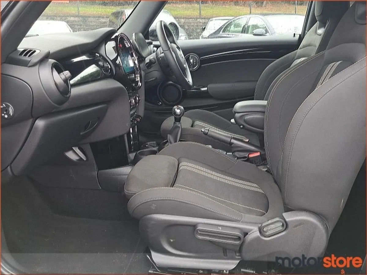 Mini Cooper Cooper Sport - Image 3