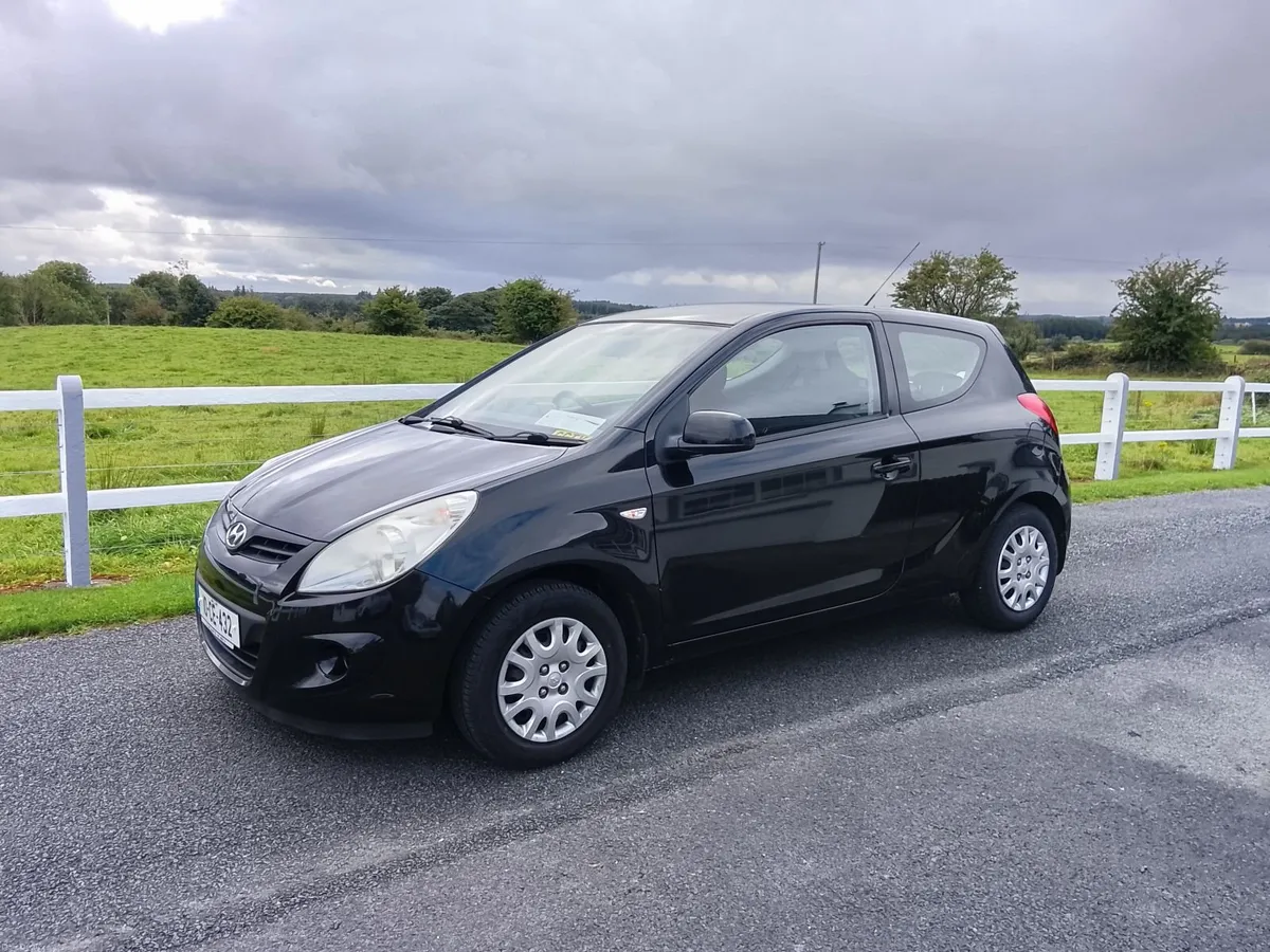 Hyundai i20, 114km, Excellent condition. - Image 2