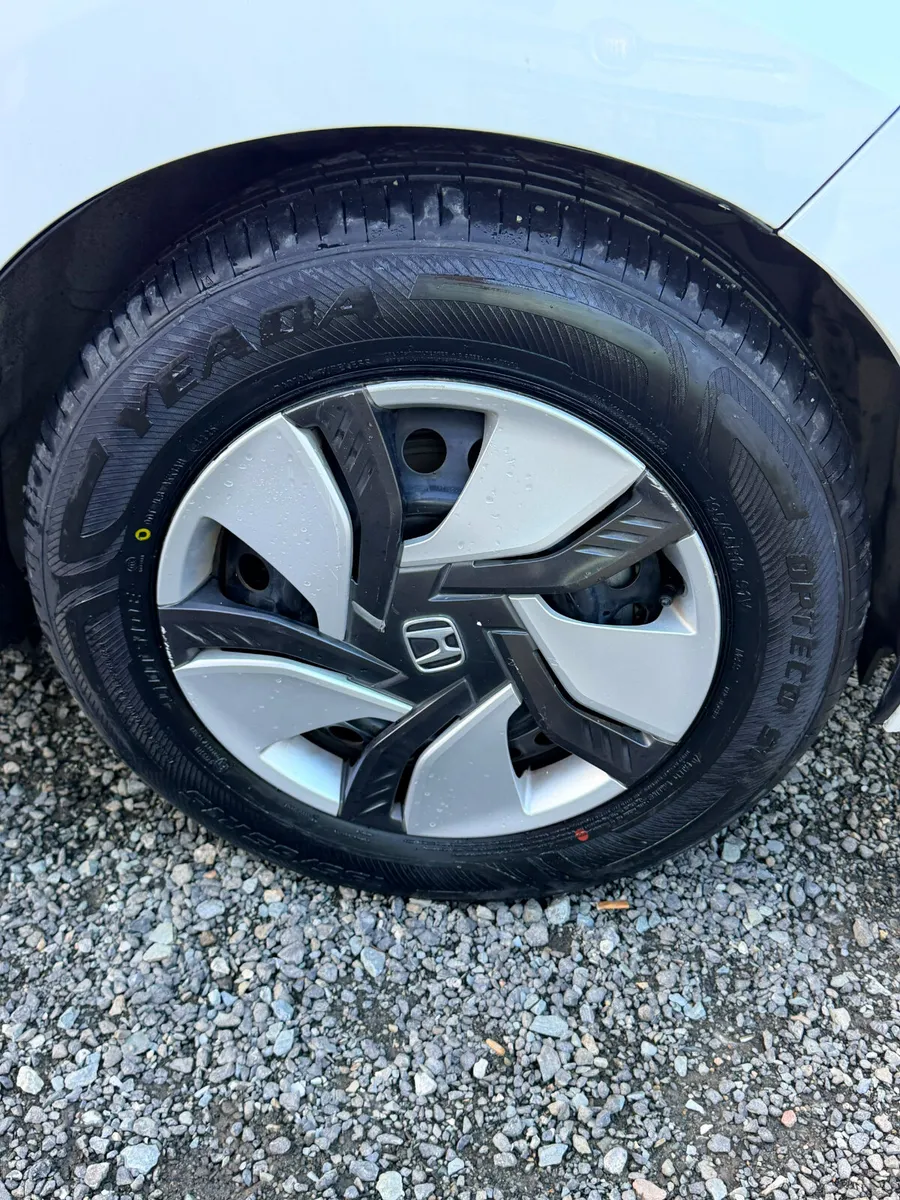 HONDA FIT - Image 6