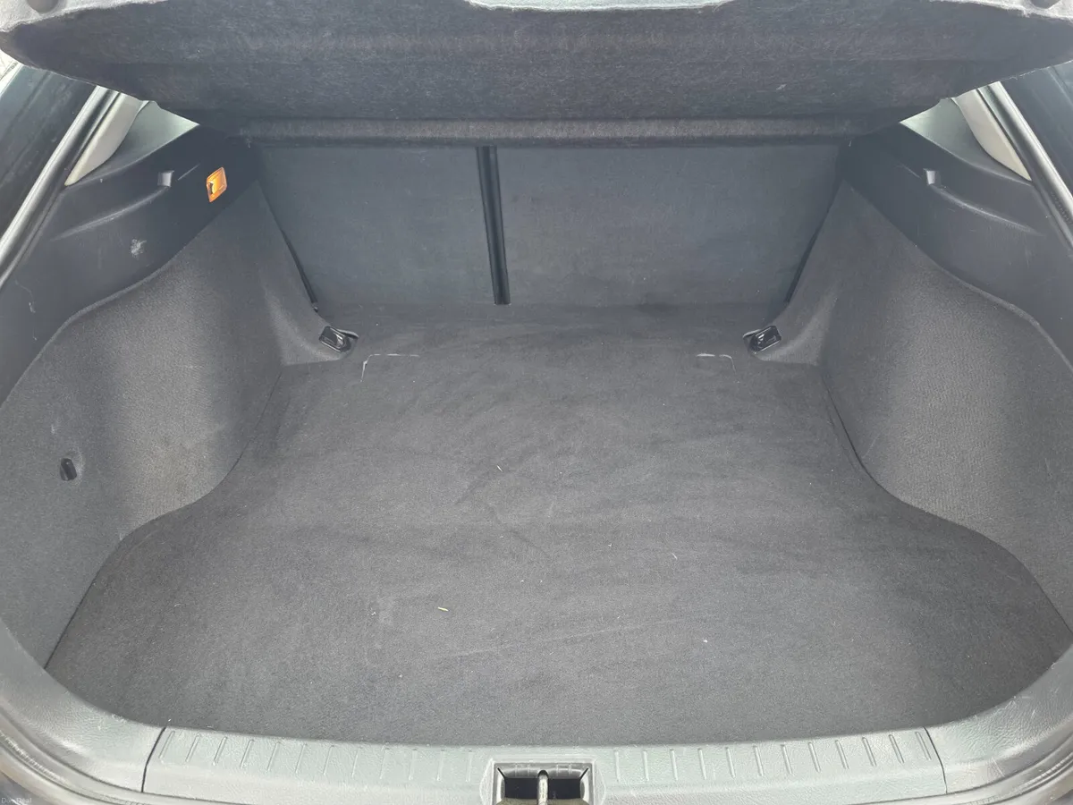 Toyota Avensis 2009 - Image 6