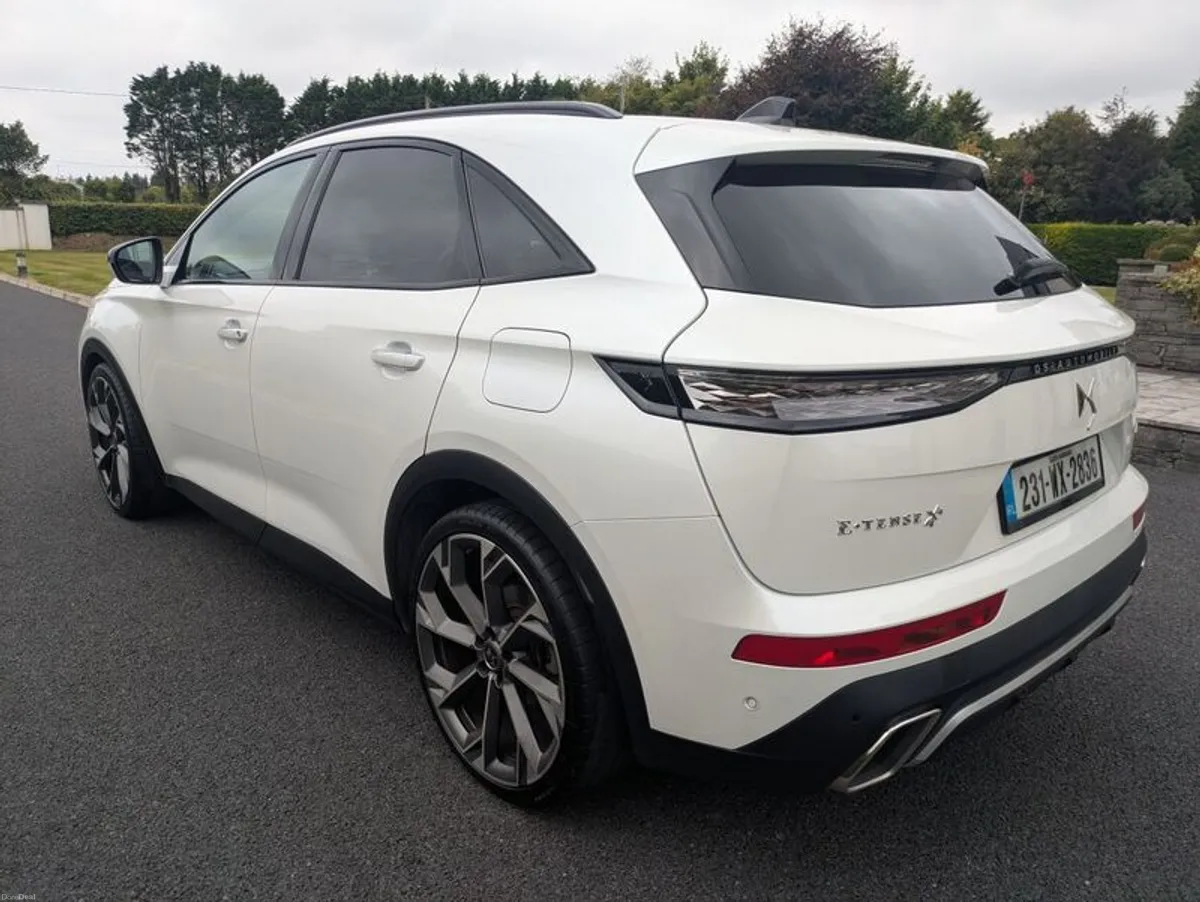 DS7 E-TENSE 360bhp 4X4 OPERA PHEV - Image 3