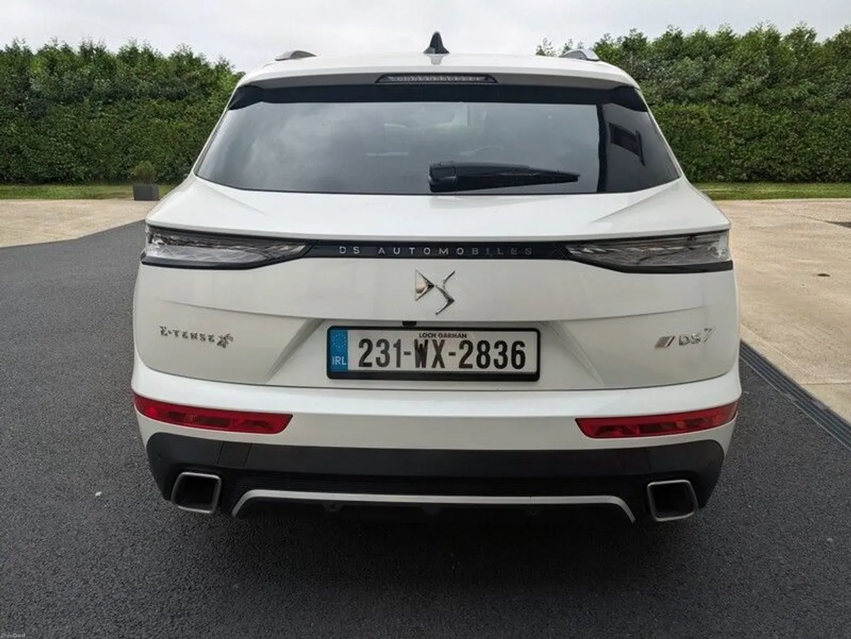 DS7 E-TENSE 360bhp 4X4 OPERA PHEV - Image 5