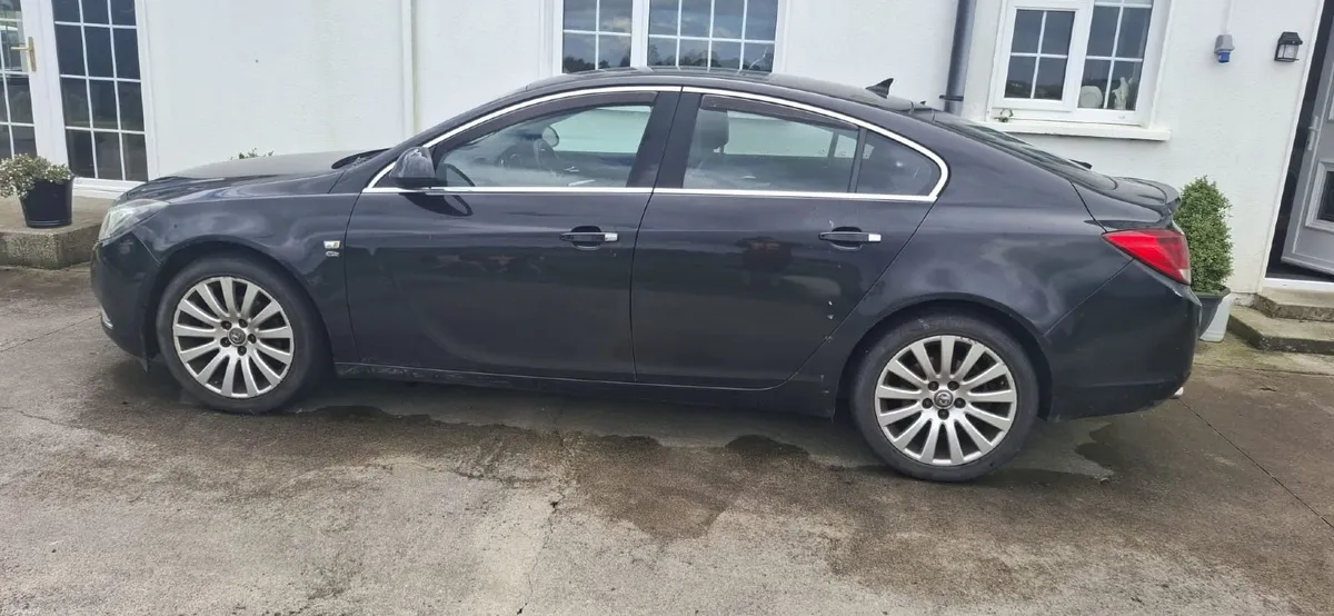 Vauxhall Insignia 2010 - Image 1