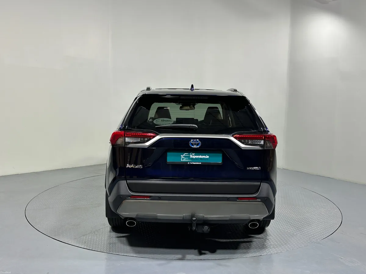 Toyota Rav4 Platinum Edition 2.5 Hybrid 241 - Image 6