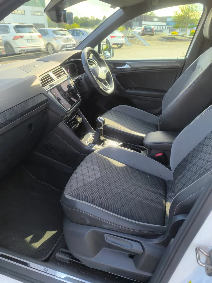 211 Volkswagen Tiguan 2.0 TDI R LINE. - Image 6