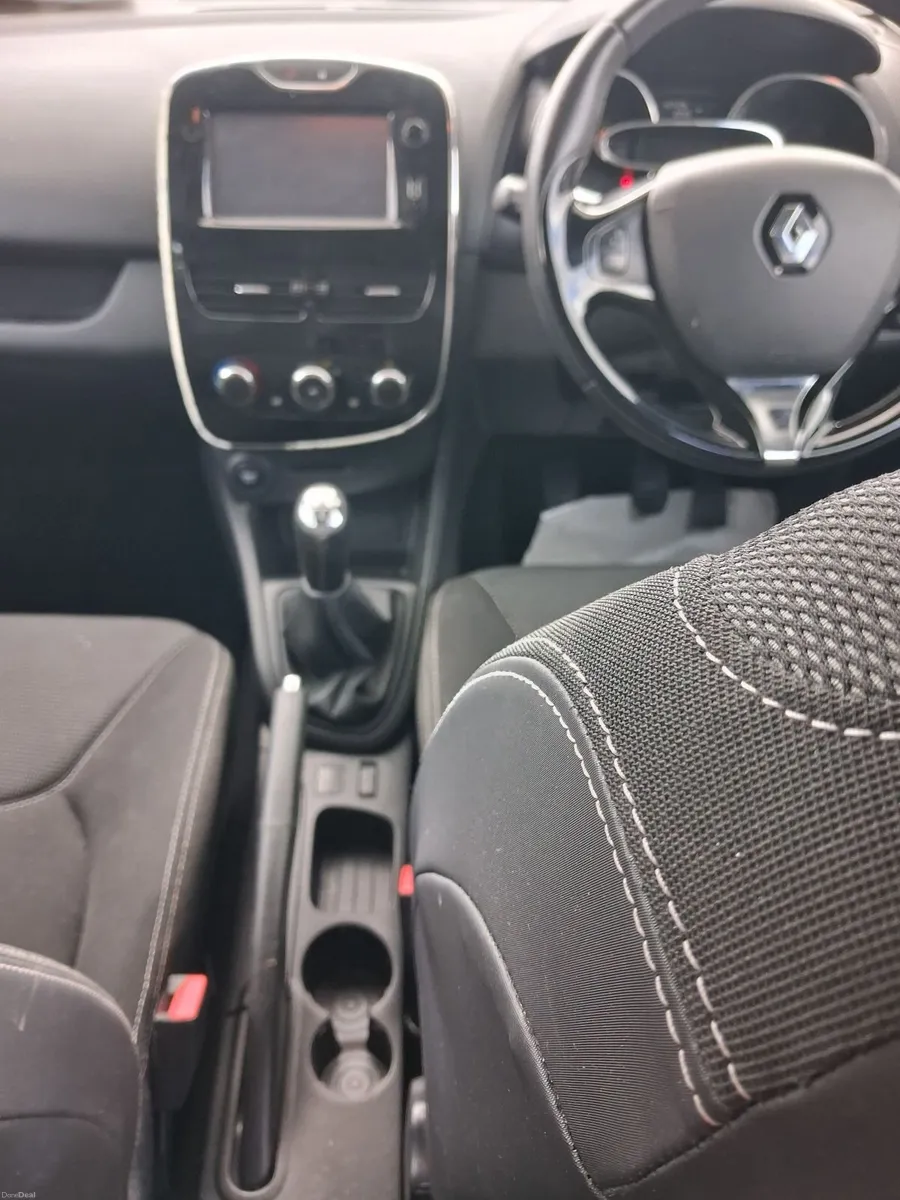 Renault Clio 2015 - Image 6