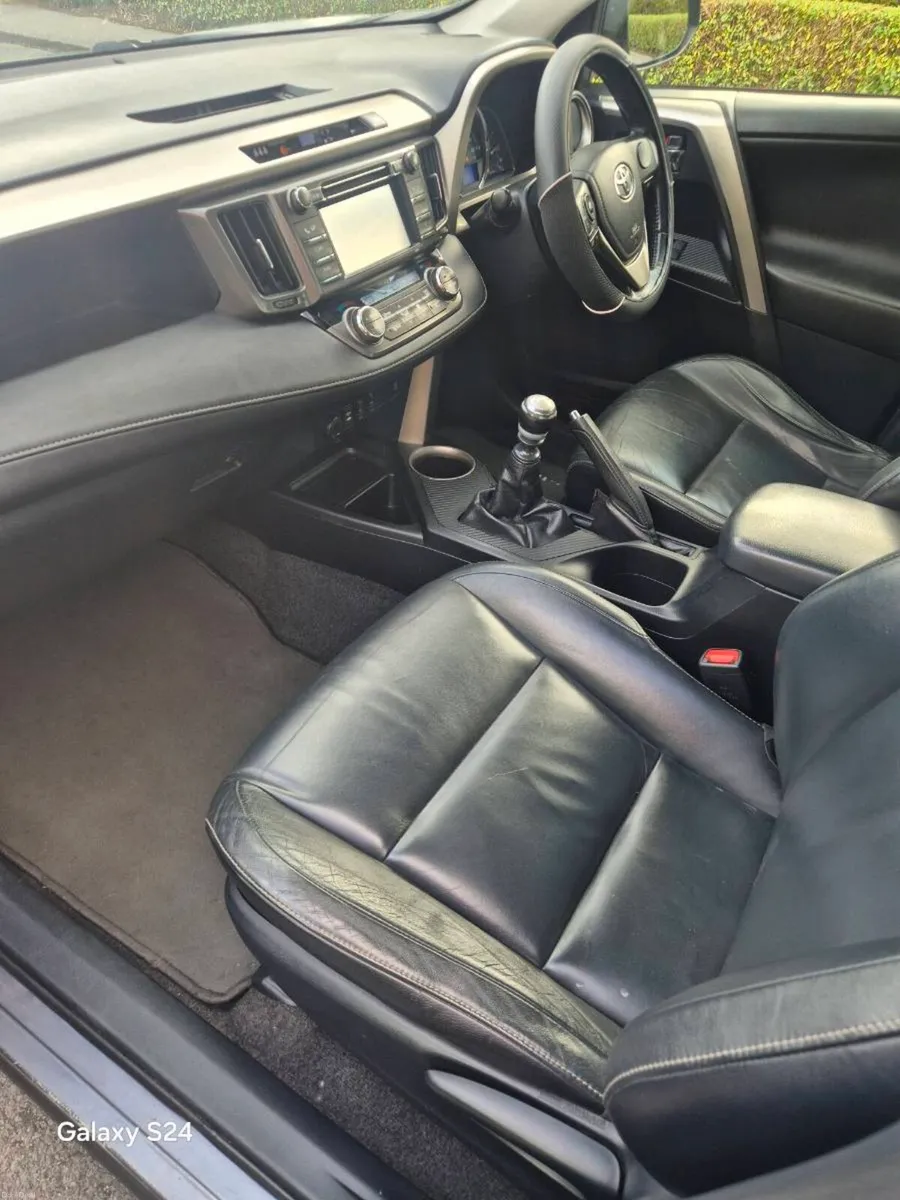 Toyota  Rav  Diesel 2015 - Image 4