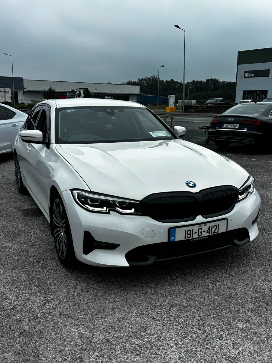 191 BMW 320D . Low kilometres - Image 5